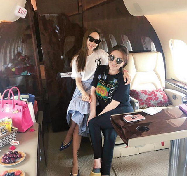 Cuộc sống giàu sang khó ai bì kịp của các tiểu thư “lá ngọc cành vàng” Trung Quốc - 10 Cuộc sống giàu sang khó ai bì kịp của các tiểu thư “lá ngọc cành vàng” Trung Quốc - 10
