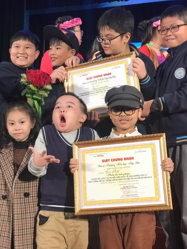 Trao giải cuộc thi tìm hiểu kiến thức về dinh dưỡng trẻ em - 1
Giải Nhất phần thi tiểu phẩm được trao cho Trường Tiểu học Tây Sơn (quận Hai Bà Trưng, Hà Nội).