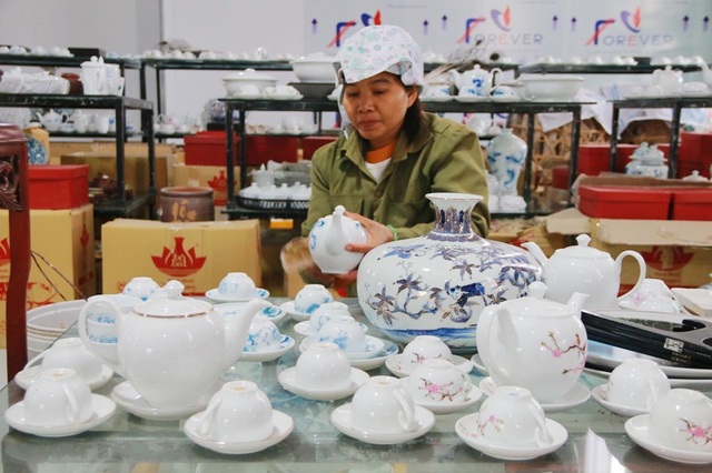 Gốm cổ Bồ Bát hồi sinh sau hơn 1.000 năm thất truyền - 10 Các sản phẩm gốm Bồ Bát rất đa dạng về chủng loại và mẫu mã, cạnh tranh trở lại trên thị trường với các làng gốm trong và ngoài nước.