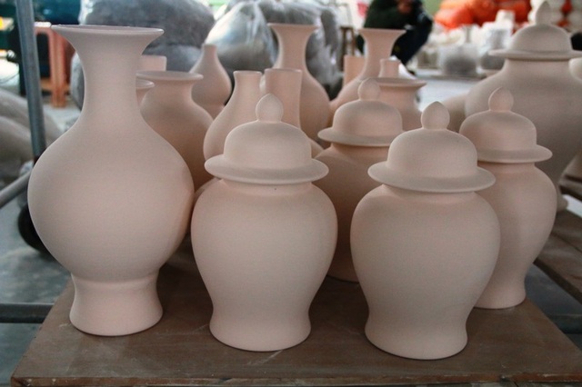 Gốm cổ Bồ Bát hồi sinh sau hơn 1.000 năm thất truyền - 3 Những sản phẩm gốm độc đáo do những người thợ lành nghề ở Bạch Liên làm ra.