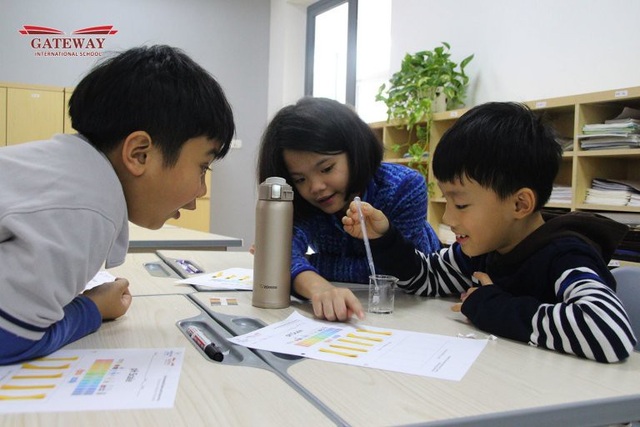 Học sinh trường Gateway làm chủ 4 kỹ năng thế kỷ 21 với phương pháp Steam - 2
Học sinh trường Gateway thích thú trình bày thí nghiệm của mình