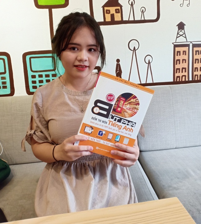Thầy trò lớp 12 đánh giá bộ sách “Bứt phá điểm thi THPT quốc gia 2019” - 5
Kim Chi cũng lựa chọn Bộ sách Bứt phá để chuẩn bị kiến thức cho kỳ thi THPT quốc gia.