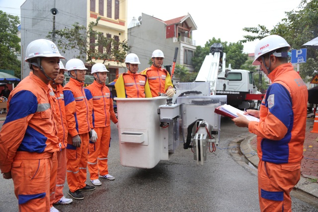 EVNNPC chính thức triển khai sữa chữa điện Hotline trên lưới 22kV - 1 Đội sửa chữa Hotline Công ty Điện lực Bắc Ninh