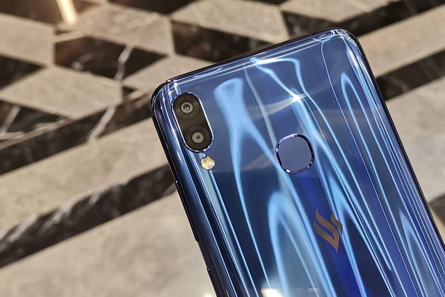 Cận cảnh smartphone rẻ nhất của Vsmart sắp bán tại Việt Nam - 9 Cận cảnh smartphone rẻ nhất của Vsmart sắp bán tại Việt Nam - 9