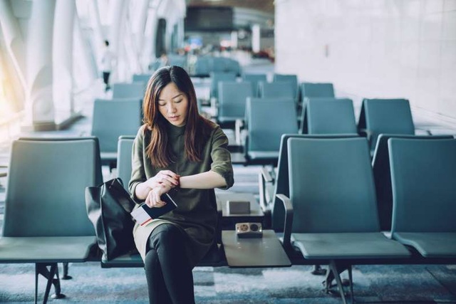 Hãy rửa tay ngay sau khi chạm vào 8 thứ này khi đi máy bay - Ảnh 1. Hãy rửa tay ngay sau khi chạm vào 8 thứ này khi đi máy bay - Ảnh 1.