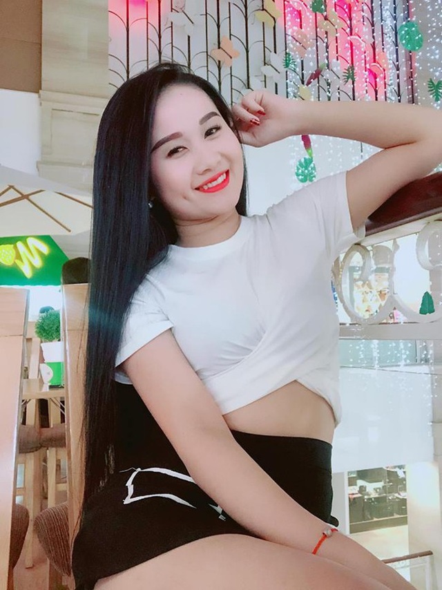 Quế Ngọc Hải, Nguyễn Tiến Linh xiêu lòng hai hot girl xinh nhất thành Vinh - 4
Sức hấp dẫn đến từ vẻ ngoài đậm nét Á Đông và thần thái tràn đầy sức sống.