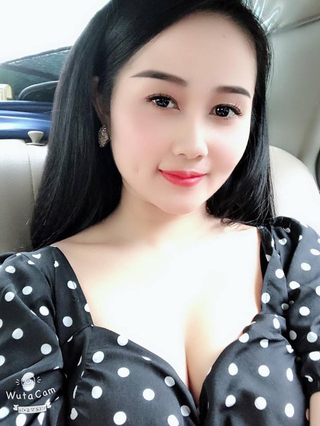 Quế Ngọc Hải, Nguyễn Tiến Linh xiêu lòng hai hot girl xinh nhất thành Vinh - 11
Trên mạng xã hội, cặp đôi thường gọi nhau là mình, rất thân thiết và đáng yêu.