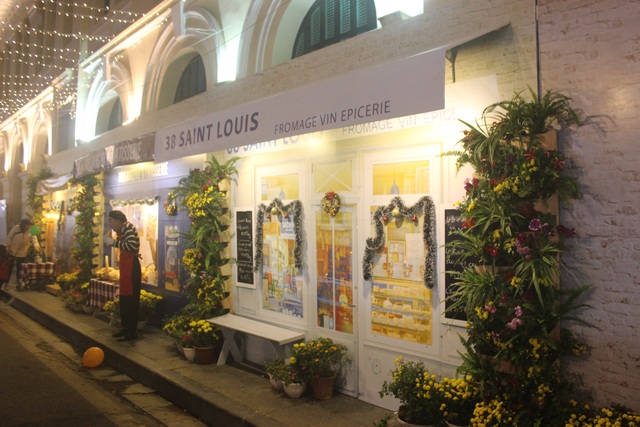 Lễ hội Pháp lần đầu tiên “mang” Paris đến Hà Nội - 13
Khách tham quan cũng có thể chơi các trò chơi tìm kiếm bức tranh đã mất tại bảo tàng Louvre nổi tiếng của Pháp.