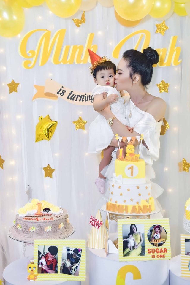 Hoa hậu đám cưới xa hoa với đại gia mía đường làm sinh nhật hoành tráng cho con - 6 Khi mang thai bé Đường, Sang Lê tăng 28.4kg, sau 3 tháng cô đã trở lại gọn gàng và sau 6 tháng về lại số đo cũ. Rất nhiều người ngạc nhiên về Sang Lê khi cô đã nhanh chóng về lại dáng Hoa hậu trước đây chỉ sau một thời gian ngắn.