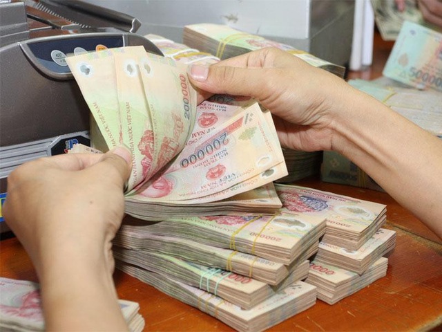 Làm nhỏ thôi, ăn lãi cắt cổ: Giành nhau 'miếng bánh béo bở' - 2 Phần lớn người vay vẫn than phiền vẫn phải chịu lãi suất cao từ vay tiêu dùng
