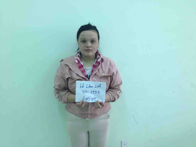 “Nữ quái” một mình vào cướp tiệm vàng ở Bình Dương - 2 Đối tượng gây ra vụ cướp bị bắt giữ.