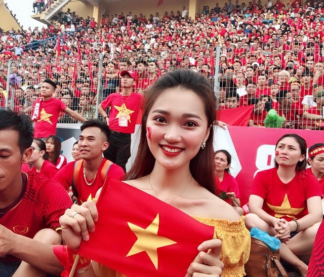 Tuyển thủ Văn Đức được ví như “CR7 của Việt Nam”, bạn gái tin đồn là “tiên nữ hạ phàm” - 8 Tuyển thủ Văn Đức được ví như “CR7 của Việt Nam”, bạn gái tin đồn là “tiên nữ hạ phàm” - 8
