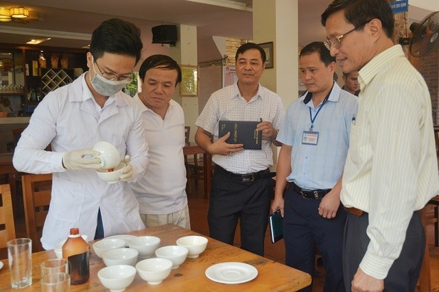 Hà Nội: Phạt tiền trăm triệu vi phạm quy định về an toàn thực phẩm - 1 Hà Nội: Phạt tiền trăm triệu vi phạm quy định về an toàn thực phẩm - 1
