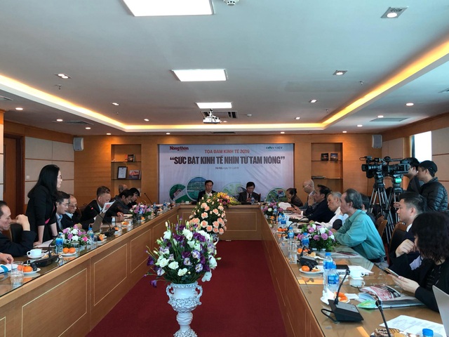 Đi ô tô, xe máy bị thu thêm phí phát thải: "Vẫn là câu chuyện đi tìm nguồn thu" - 1 Các chuyên gia bày tỏ nhiều quan ngại về vấn đề thu chi ngân sách.