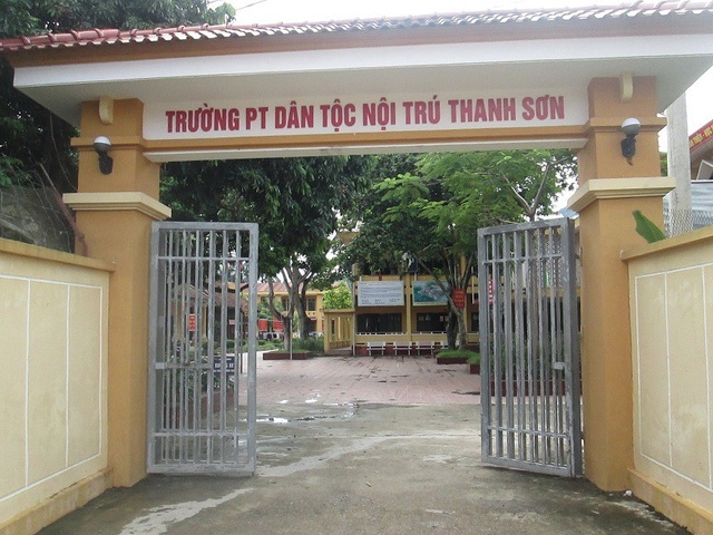 Giáo viên không vô can nếu biết hiệu trưởng xâm hại học sinh - 1
Trường Phổ thông dân tộc nội trú Thanh Sơn (huyện Thanh Sơn, tỉnh Phú Thọ) - nơi xảy ra vụ việc nhiều học sinh nam bị thầy hiệu trưởng Đinh Bằng My xâm hại tình dục.