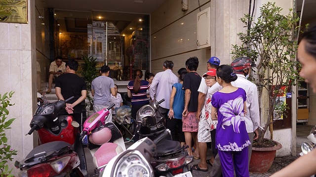 TPHCM: Ổ bánh mì nghĩa tình chiều Chủ nhật - 9 Đây là việc làm xuất phát từ thiện tậm của hộ bà Nguyễn Thị Phượng
