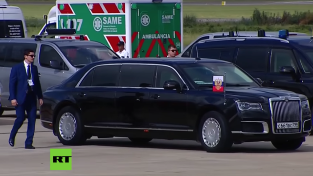 
Siêu xe mới của Tổng thống Nga Vladimir Putin luôn thu hút sự chú ý. (Ảnh: RT)
