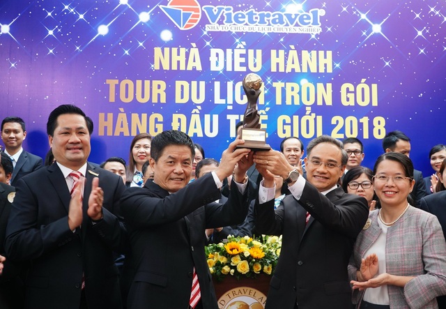 Hành trình rước cúp du lịch thế giới “World Travel Awards” - Ảnh 1. Hành trình rước cúp du lịch thế giới “World Travel Awards” - Ảnh 1.