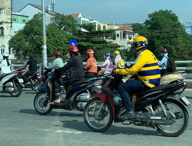 Cuộc đua ứng dụng gọi xe: Thực hư vụ “be” thu chiết khấu tài xế cao ngất ngưởng - Ảnh 1. Cuộc đua ứng dụng gọi xe: Thực hư vụ “be” thu chiết khấu tài xế cao ngất ngưởng - Ảnh 1.