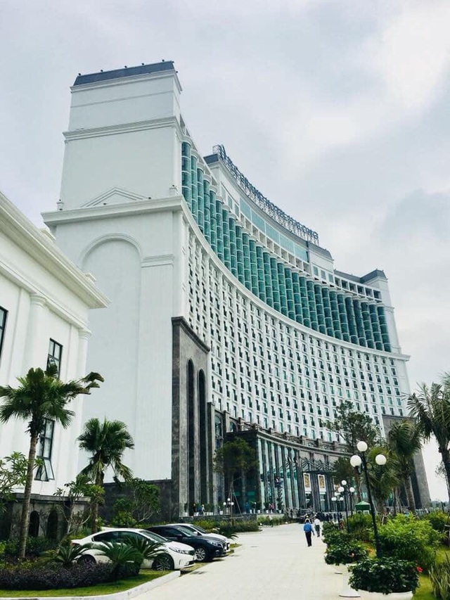 Mừng khai trương, FLC Grand Hotel Halong ưu đãi lớn cho khách đầu tư condotel - 2 FLC Grand Hotel Halong sở hữu tầm nhìn đắt giá tại Hạ Long