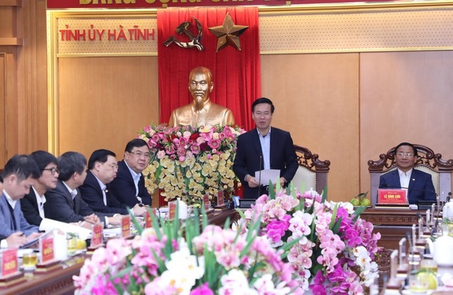Cần có biện pháp động viên những người dũng cảm phát hiện, tố giác sai phạm - 1
Đồng chí Võ Văn Thưởng phát biểu kết luận buổi làm việc