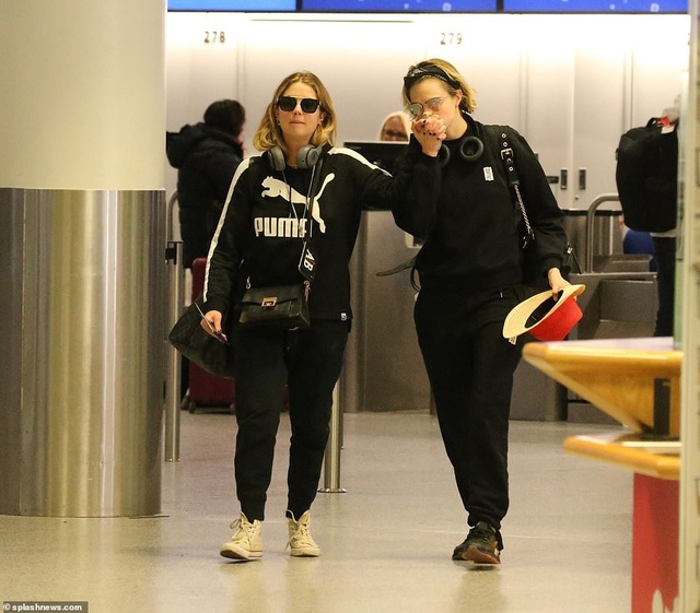 Siêu mẫu Cara Delevingne hạnh phúc bên bạn gái đồng tính - Ảnh 9. Siêu mẫu Cara Delevingne hạnh phúc bên bạn gái đồng tính - Ảnh 9.