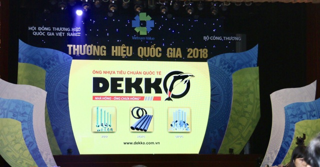 Doanh nghiệp ngành nhựa đón nhận giải thưởng Thương hiệu quốc gia 2018 - Ảnh 1. Doanh nghiệp ngành nhựa đón nhận giải thưởng Thương hiệu quốc gia 2018 - Ảnh 1.