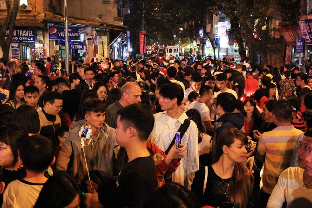 Không khí vui chơi Noel rộn ràng cả nước - Ảnh 3. Không khí vui chơi Noel rộn ràng cả nước - Ảnh 3.