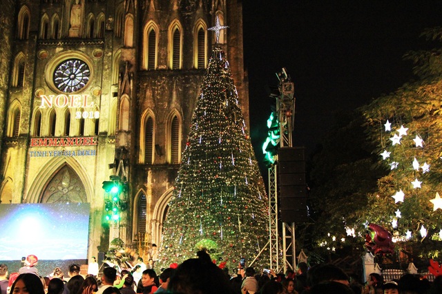 Không khí vui chơi Noel rộn ràng cả nước - Ảnh 4. Không khí vui chơi Noel rộn ràng cả nước - Ảnh 4.