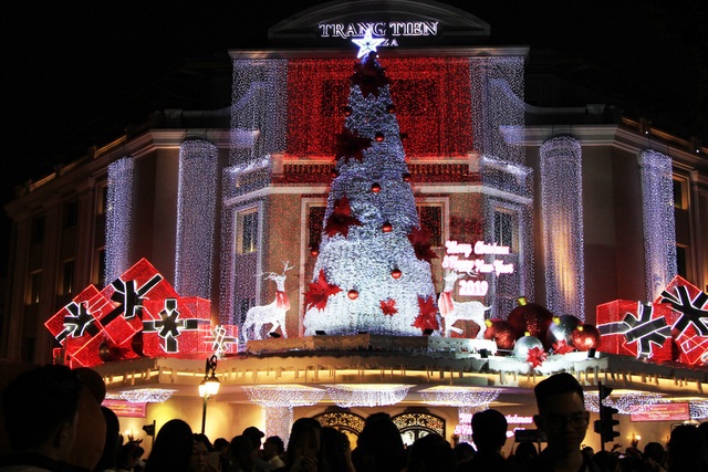 Không khí vui chơi Noel rộn ràng cả nước - Ảnh 5. Không khí vui chơi Noel rộn ràng cả nước - Ảnh 5.