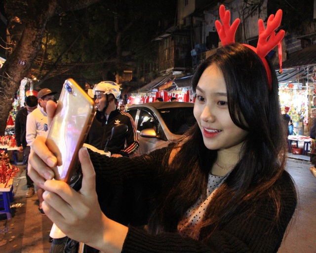 Không khí vui chơi Noel rộn ràng cả nước - Ảnh 6. Không khí vui chơi Noel rộn ràng cả nước - Ảnh 6.