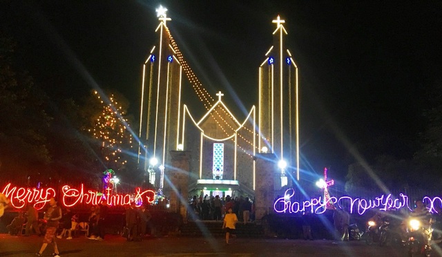 Không khí vui chơi Noel rộn ràng cả nước - Ảnh 25. Không khí vui chơi Noel rộn ràng cả nước - Ảnh 25.