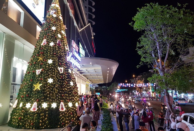 Không khí vui chơi Noel rộn ràng cả nước - Ảnh 22. Không khí vui chơi Noel rộn ràng cả nước - Ảnh 22.