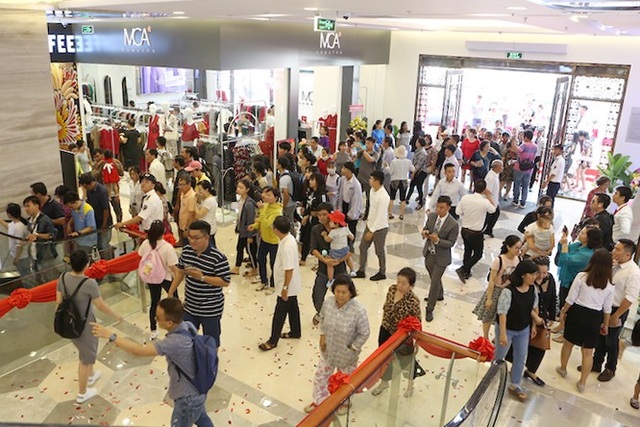 Vincom ra mắt 05 trung tâm thương mại mới trong ngày 24/12 - Ảnh 7. Vincom ra mắt 05 trung tâm thương mại mới trong ngày 24/12 - Ảnh 7.