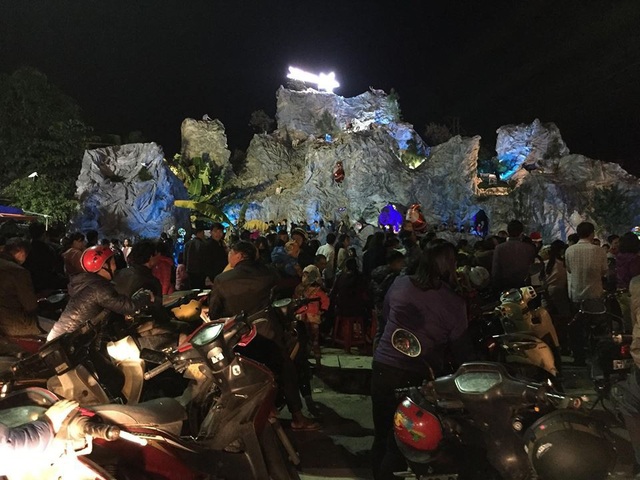 Không khí vui chơi Noel rộn ràng cả nước - Ảnh 14. Không khí vui chơi Noel rộn ràng cả nước - Ảnh 14.