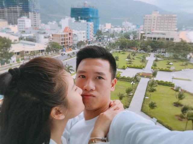 Tiền vệ Huy Hùng - cầu thủ chăm khoe ảnh bạn gái nhất tuyển Việt Nam - Ảnh 13. Tiền vệ Huy Hùng - cầu thủ chăm khoe ảnh bạn gái nhất tuyển Việt Nam - Ảnh 13.