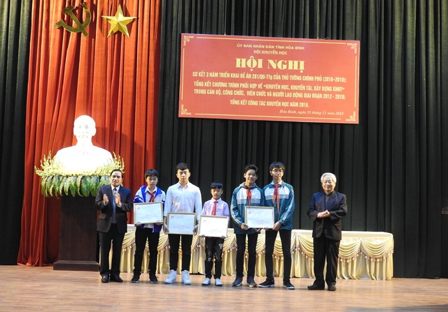 Hội Khuyến học Hòa Bình sơ kết 3 năm triển khai đề án 281 - Ảnh 3. Hội Khuyến học Hòa Bình sơ kết 3 năm triển khai đề án 281 - Ảnh 3.