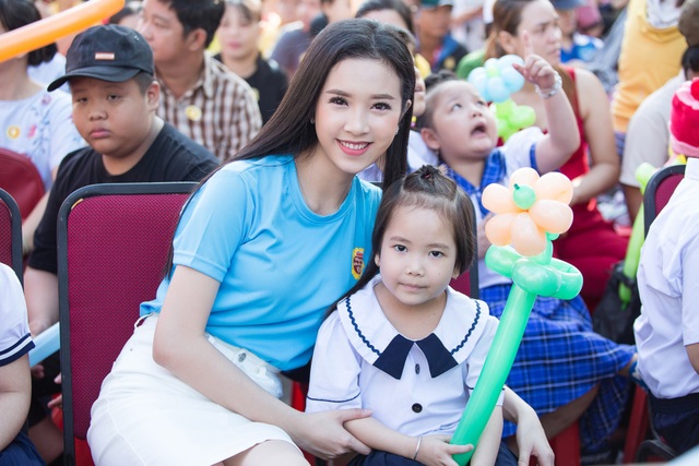 Thúy An gầy đi trông thấy sau một thời gian ở ẩn dưỡng bệnh - 3 Thúy An gầy đi trông thấy sau một thời gian ở ẩn dưỡng bệnh - 3