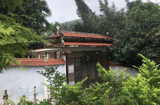 Giờ chót, biệt phủ trái phép của “đại gia vàng” vẫn chưa tháo dỡ xong - Ảnh 2. Giờ chót, biệt phủ trái phép của “đại gia vàng” vẫn chưa tháo dỡ xong - Ảnh 2.