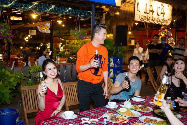 Bất ngờ với liveshow tại tiệc cá nhân, Mr. Đàm khiến fan hâm mộ dậy sóng! - Ảnh 7. Bất ngờ với liveshow tại tiệc cá nhân, Mr. Đàm khiến fan hâm mộ dậy sóng! - Ảnh 7.