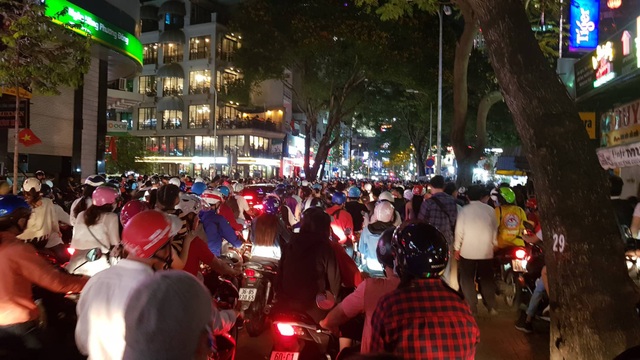 Náo nức chờ đón thời khắc chuyển giao năm mới 2019 - 22 Náo nức chờ đón thời khắc chuyển giao năm mới 2019 - 22
