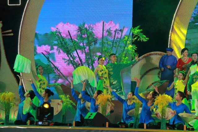 Náo nức chờ đón thời khắc chuyển giao năm mới 2019 - 37 Náo nức chờ đón thời khắc chuyển giao năm mới 2019 - 37