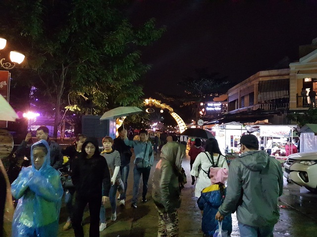 Náo nức chờ đón thời khắc chuyển giao năm mới 2019 - 31 Náo nức chờ đón thời khắc chuyển giao năm mới 2019 - 31
