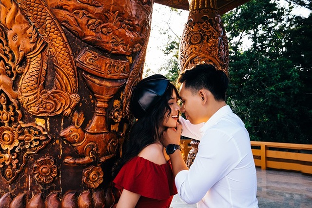 "Thiên thần áo dài" Bắc Ninh lột xác quyến rũ trong ảnh cưới - 3 Dương Thu Giang đã kết hôn ngày 26/11 vừa qua. Ngay sau đó, cô chia sẻ ảnh cưới lãng mạn được chụp ở Thái Lan.