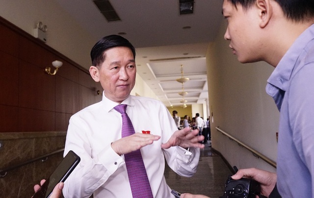 5 đời Chủ tịch TPHCM cùng ngồi lại giải quyết vấn đề Thủ Thiêm - 3 Phó Chủ tịch UBND TPHCM cho biết năm 2019 Thành phố quyết tâm giải quyết kẹt xe