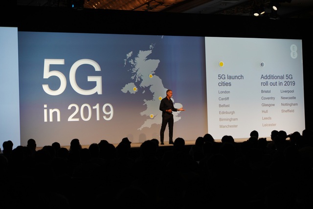 Với nền tảng Snapdragon 855, 5G dự kiến sẽ bắt đầu được thương mại từ 2019.