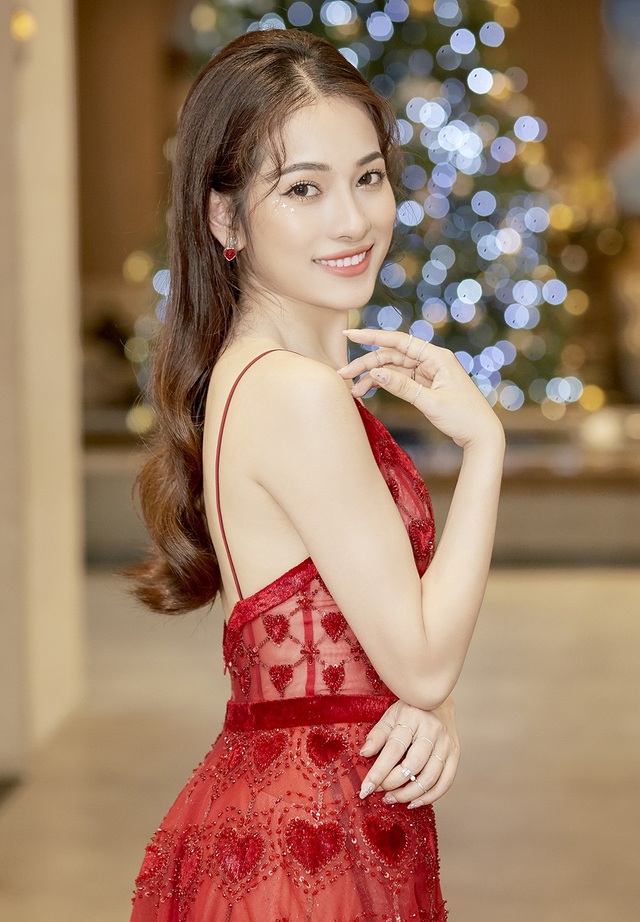 Dương Khắc Linh muốn bạn gái mới Sara Lưu “dựa dẫm” sau khi chia tay Trang Pháp - 4 Sara Lưu được biết đến là em gái cựu trưởng nhóm S-girl, cô được chú ý nhiều hơn khi công khai mối quan hệ với nhạc sĩ Dương Khắc Linh.