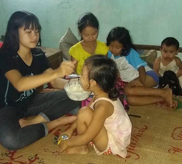 Bé gái 8 tháng tuổi nguy kịch tính mạng vì bệnh tim bẩm sinh - 10 Ở nhà đứa lớn học lớp 11 thay cha mẹ chăm sóc các em nhỏ.