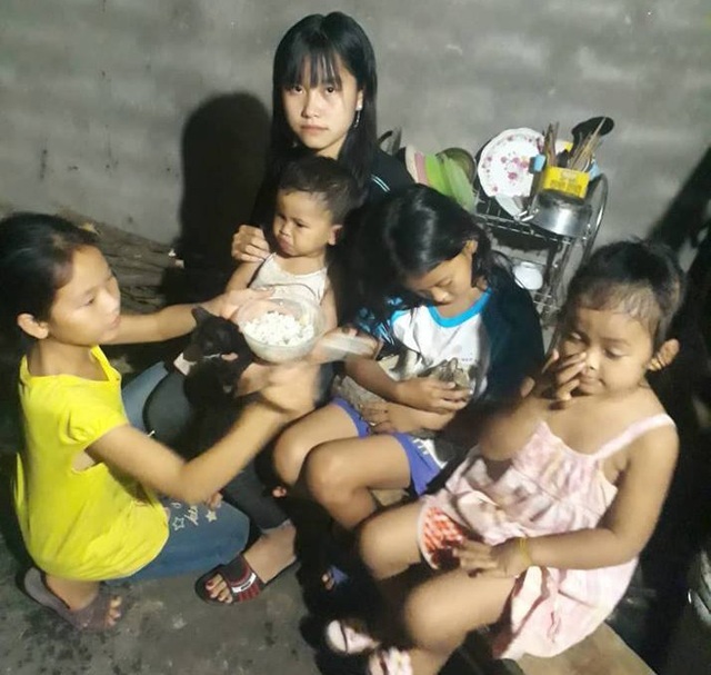 Bé gái 8 tháng tuổi nguy kịch tính mạng vì bệnh tim bẩm sinh - 5
Chị Lộc và anh Hồ cưới nhau từ 2007, đến nay đã có 4 mặt con. Hiện anh chị phải nuôi 6 người con, trong đó có 2 người con của chồng trước
