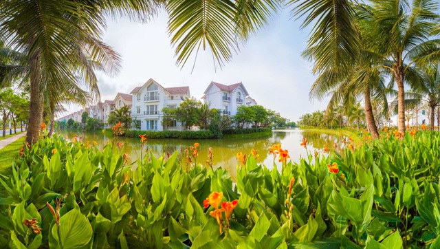 Vinhomes Riverside được vinh danh là “Bất động sản tốt nhất thế giới” năm 2018 - 2 Vinhomes Riverside đã thuyết phục hoàn toàn các chuyên gia bất động sản hàng đầu thế giới nhờ hệ sinh thái toàn diện được quy hoạch đồng bộ, khoa học và hệ thống cảnh quan xanh mát.